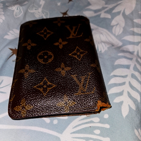 Louis Vuitton Other - 🎁 Vintage Louis Vuitton Bifold Wallet